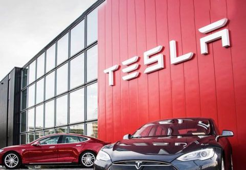 Elon Musk announces to take Tesla private to ease losses