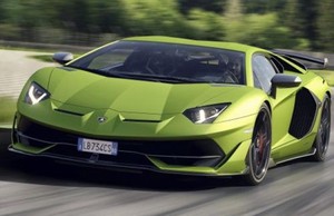 2020 Lamborghini Aventador might have a hybrid naturally-aspirated V12