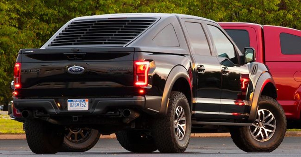 Give your F-150 the Mustang look with this bed cover