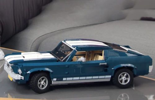 Lego 60’s-era Ford Mustang Creator set