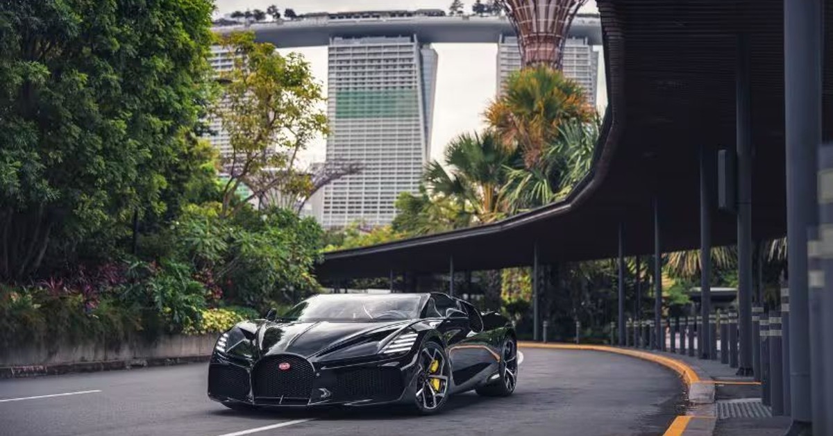 Bugatti W16 Mistral visits Singapore’s ‘Garden City’