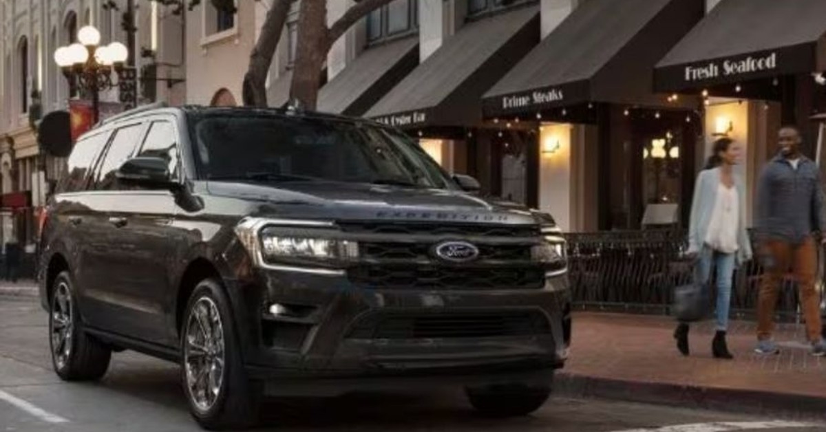 Top 10 differences between Ford Expedition & Ford Expedition Stealth Edition