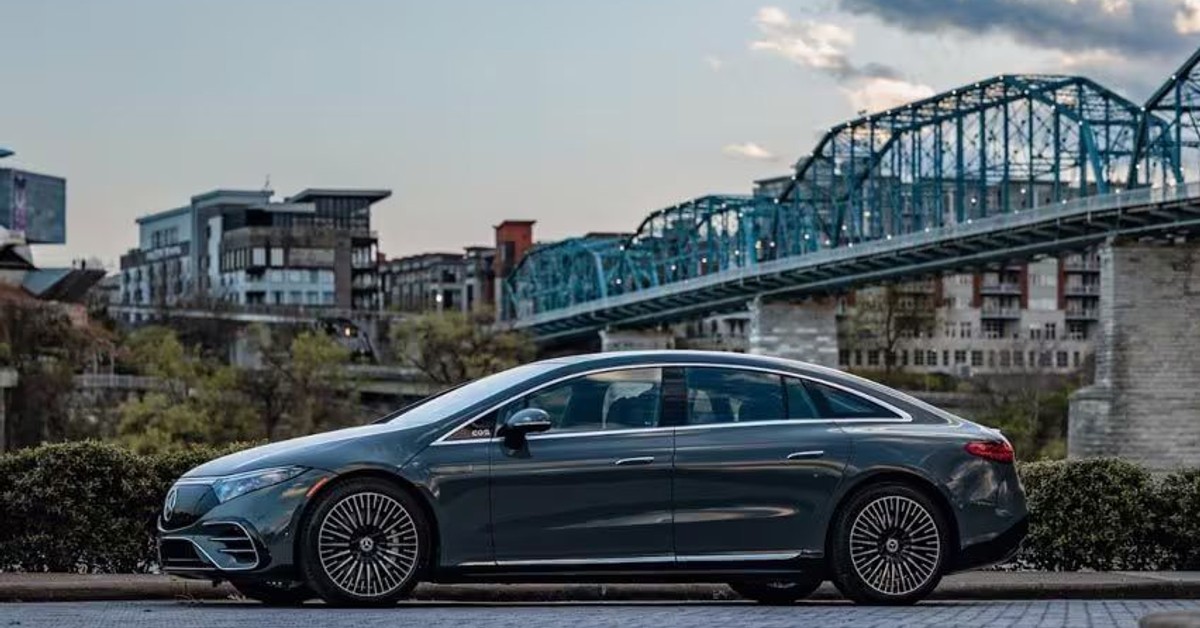 Mercedes Benz reveals EQS Manufaktur Signature Edition