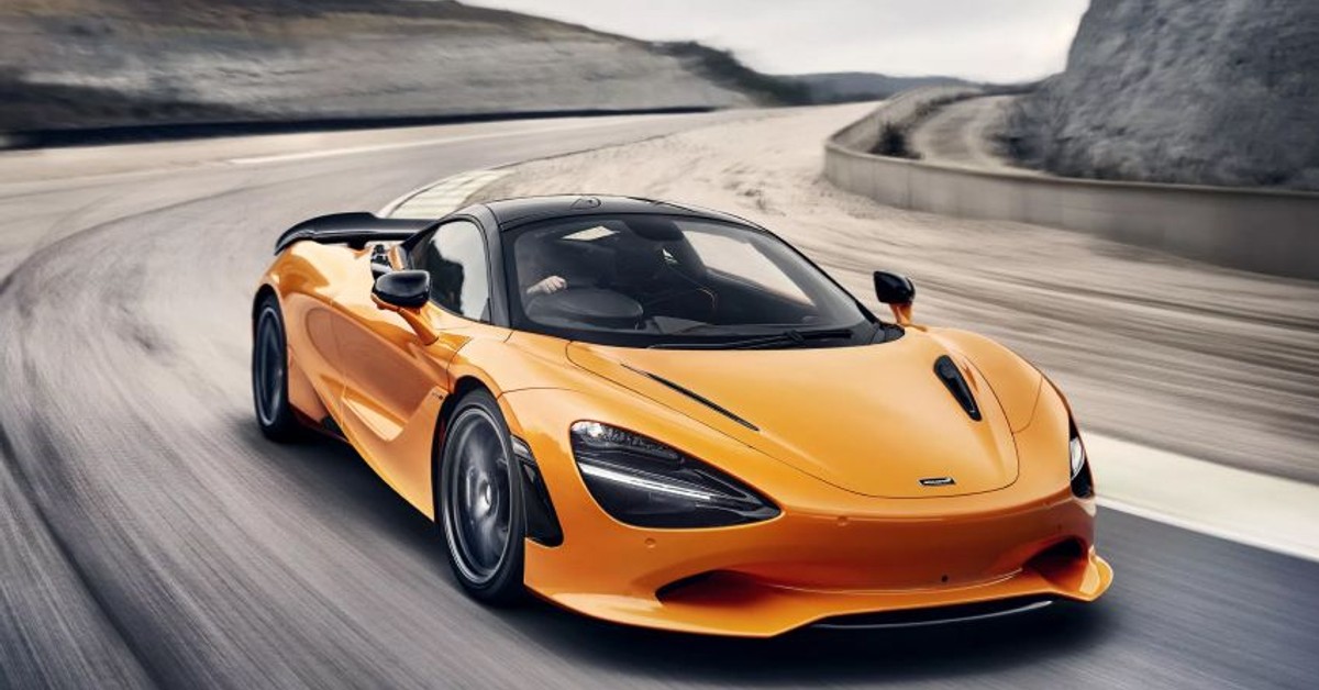 McLaren unveils its new mid-engine supercar, the 750S