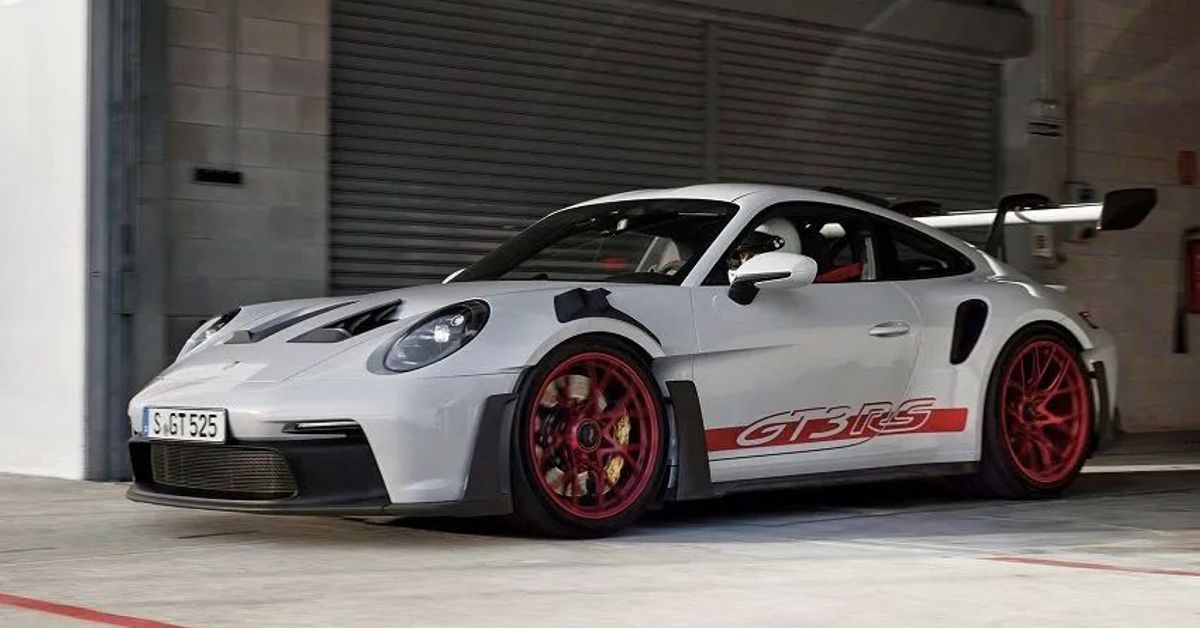Porsche 911 GT3 RS earns coveted EVO COTY award