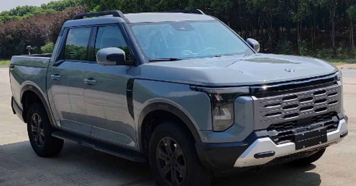 New Nissan pickup truck images leaked; Navara replacement?