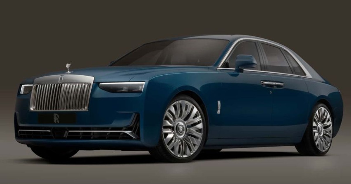 Facelifted Rolls-Royce Ghost makes its grand debut