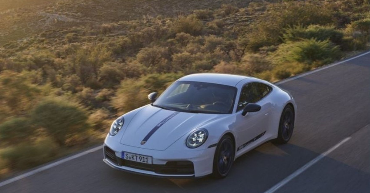Porsche reveals facelifted 911 Carrera T in coupe and convertible versions