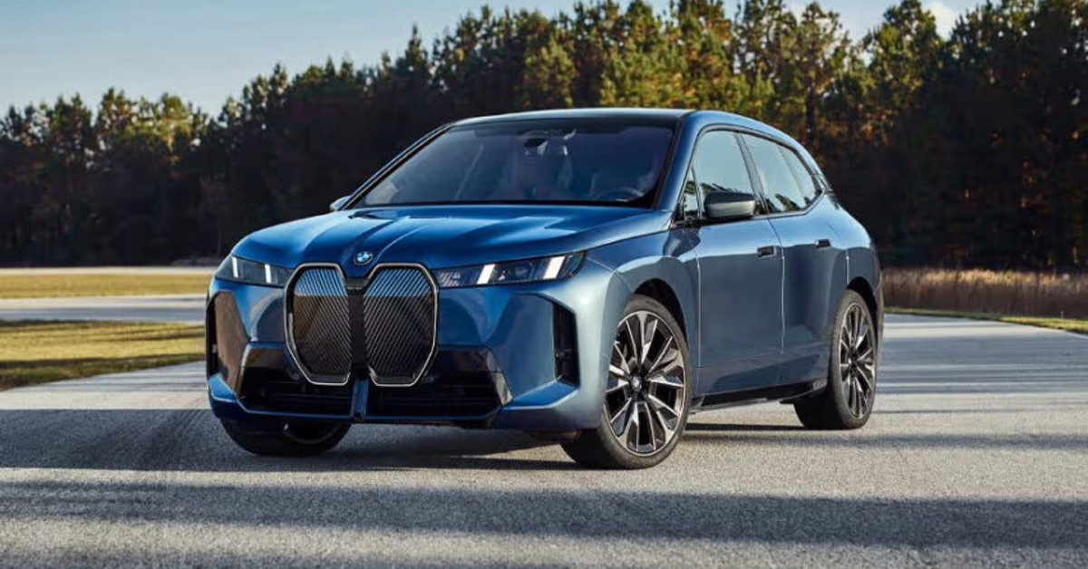 BMW Unveils the New iX in the UAE: Enhanced Performance and Extended Range