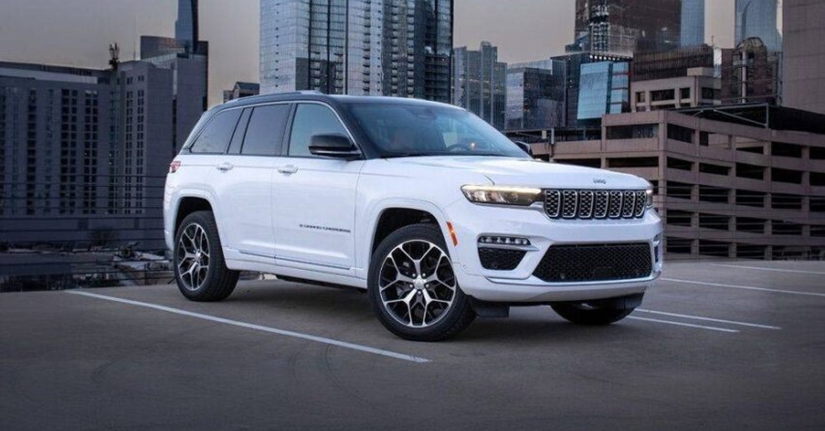 2026 Jeep Cherokee Revealed in First Teaser – Will Feature a New Hybrid Powertrain