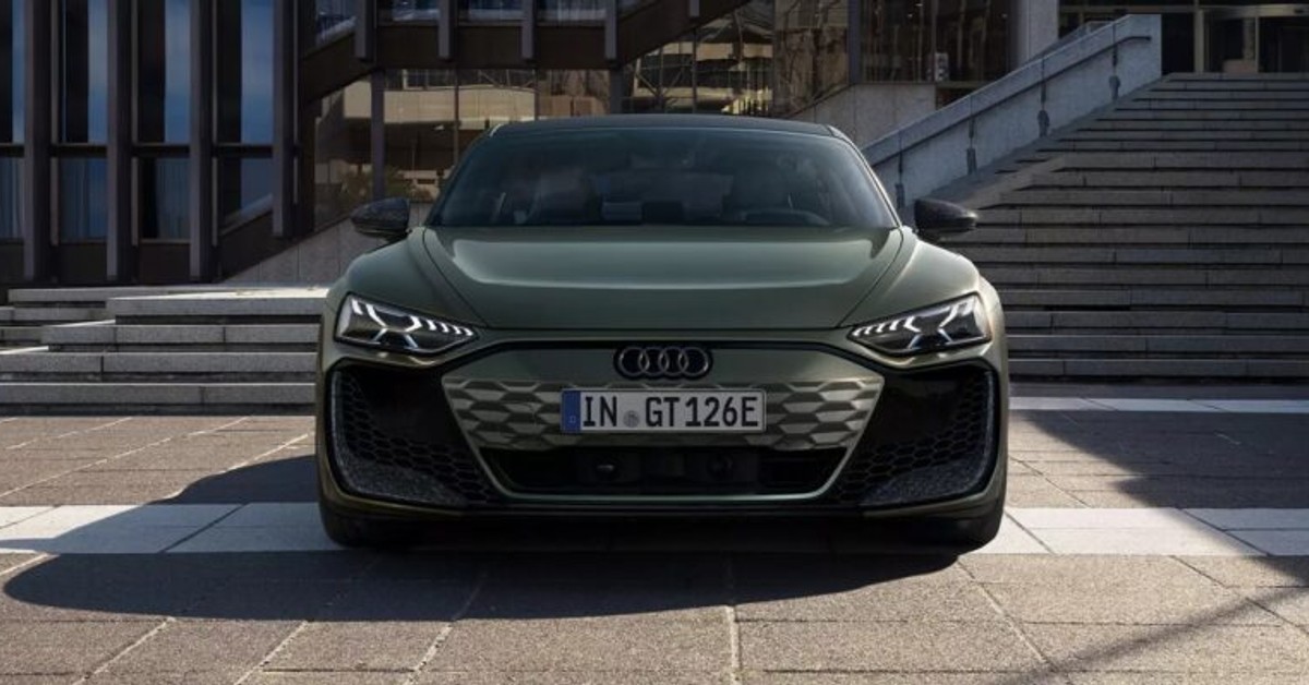 Audi's Powerhouse - A Detailed Review of 2025 RS e-tron GT Performance