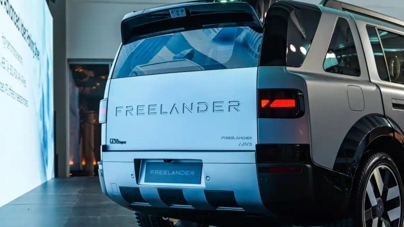 Freelander 8 Rear View