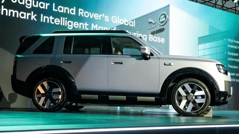 Freelander 8 Side View