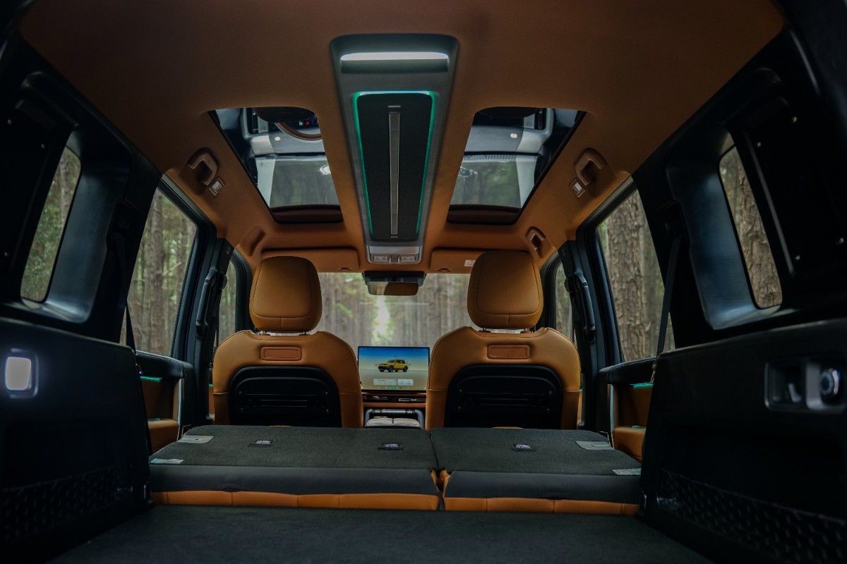 iCAUR V27 Interior