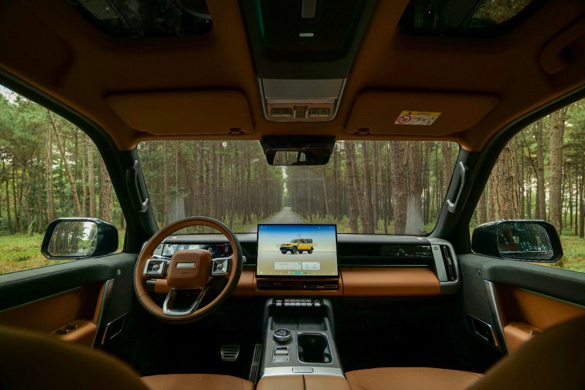 iCAUR V27 Interior