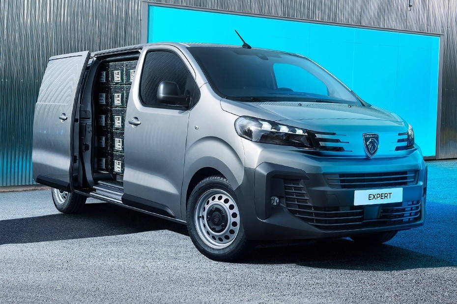 peugeot expert sapcious cabin with wide door