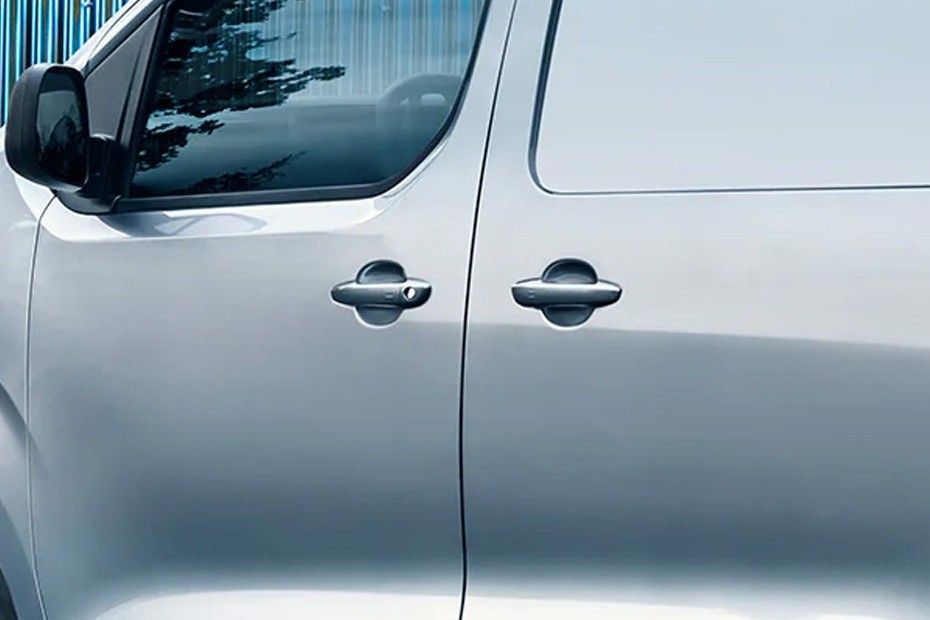 Peugeot Expert sliding side doors with secure locking system for safer access