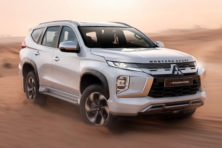 Mitsubishi Montero Sport front view