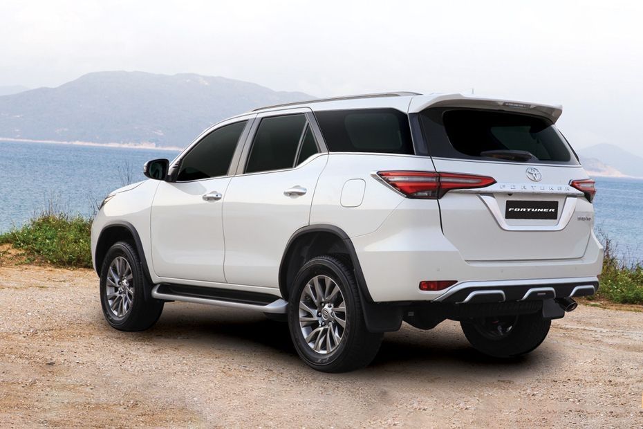 Toyota Fortuner exterior rear design