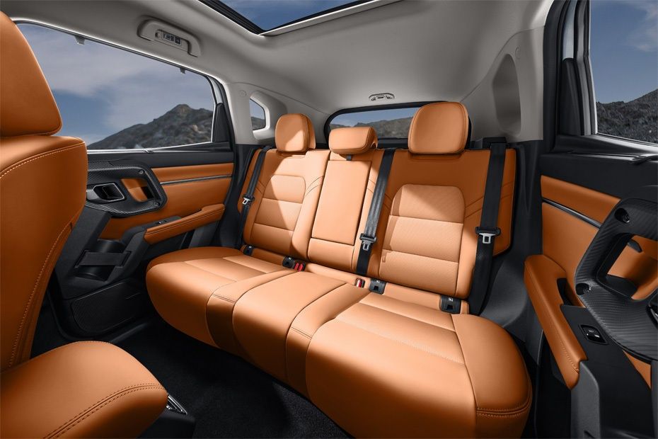 Haval V7 rear passenger seats