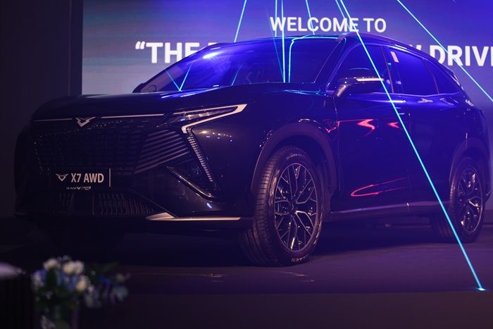 The new Kaiyi X7 AWD displayed during its UAE launch event, featuring the 256hp turbocharged all-wheel-drive SUV introduced by Legend Motors.