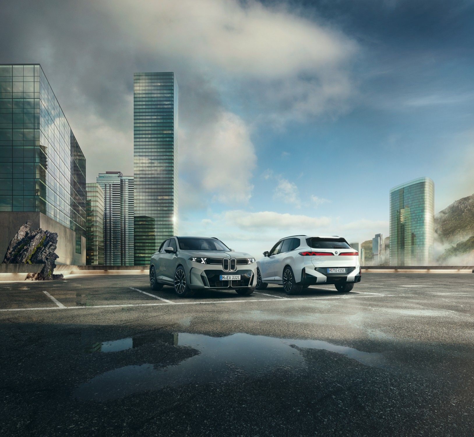 BMW X5 family lineup featuring electric, plug-in hybrid and hydrogen variants.