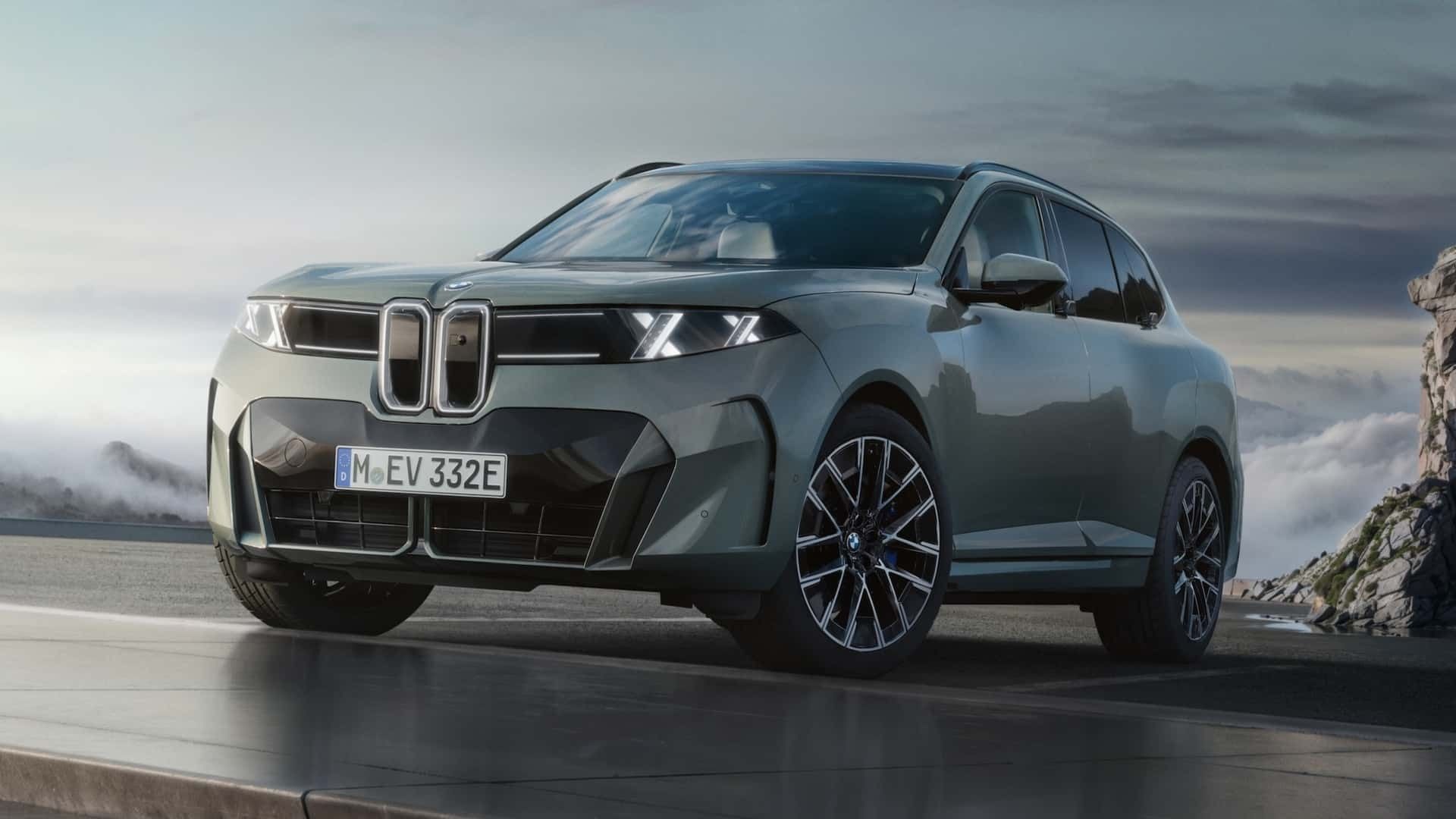 Front three-quarter view of the BMW iX5 60 xDrive featuring the new Neue Klasse-inspired design.