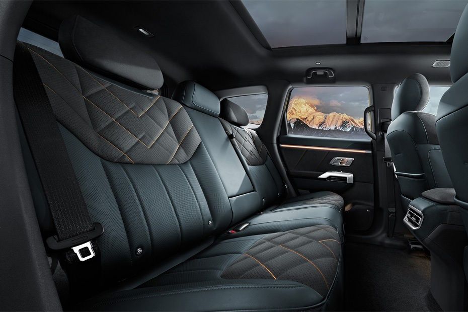 Deepal G318 rear seats with premium leather upholstery and spacious cabin
