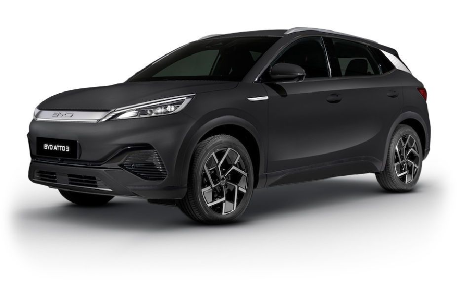 BYD Atto 3 front three-quarter exterior view