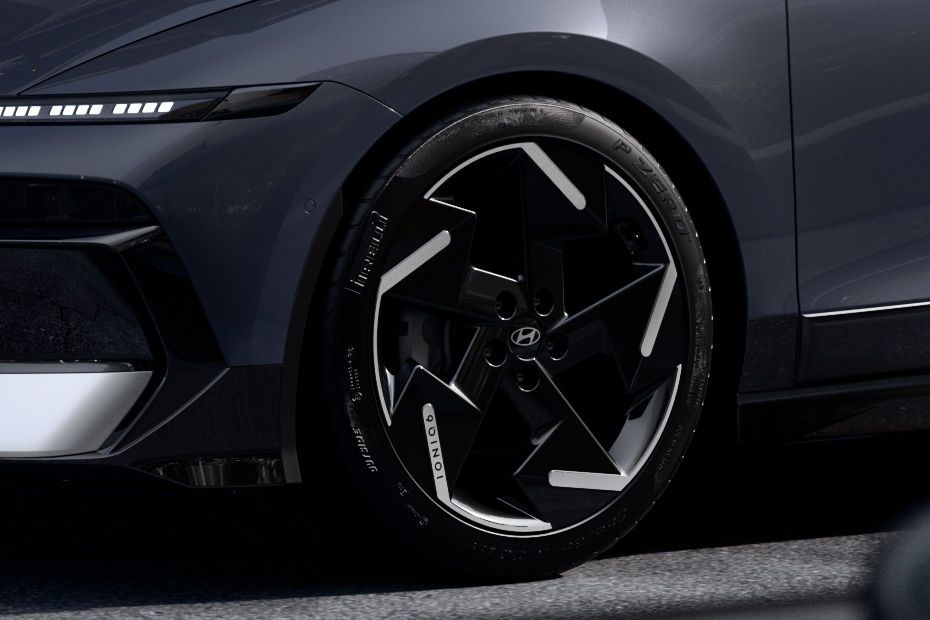 2026 Hyundai Ioniq 6 20-inch alloy wheel with pixel-inspired design