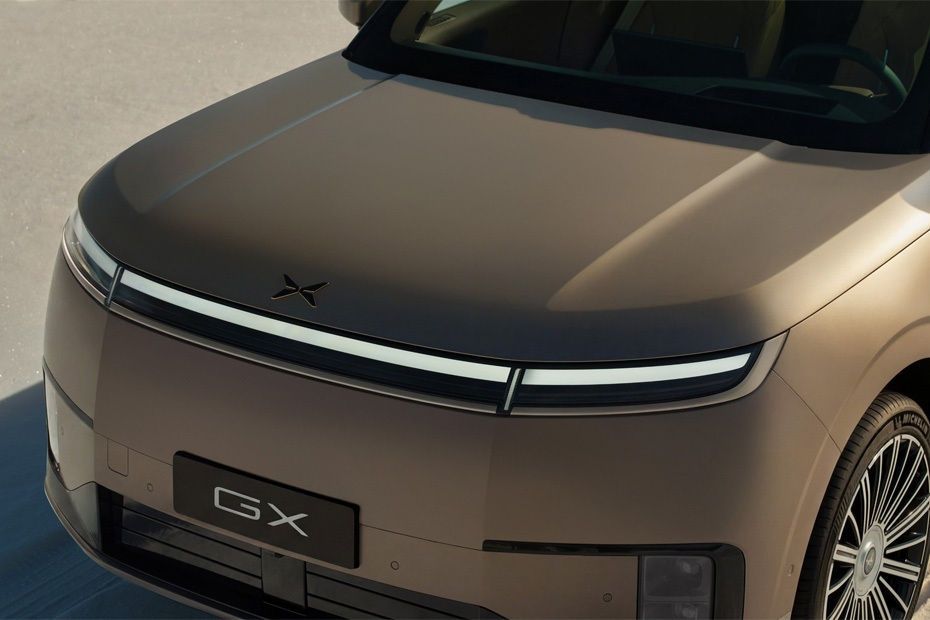 XPENG GX front grille