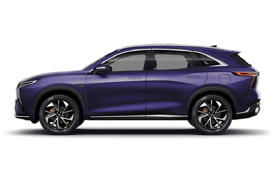 Kaiyi X7 side profile in purple with stylish alloy wheels