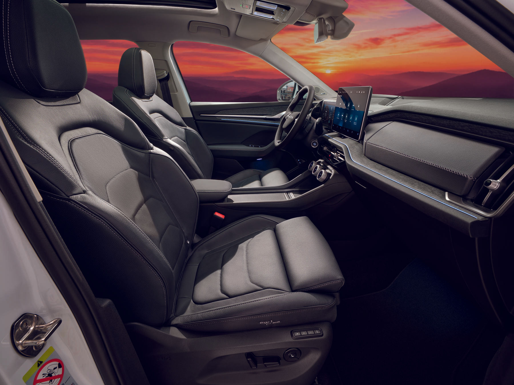 Skoda Kodiaq 2026 interior with leather seats, 13-inch touchscreen and digital dashboard