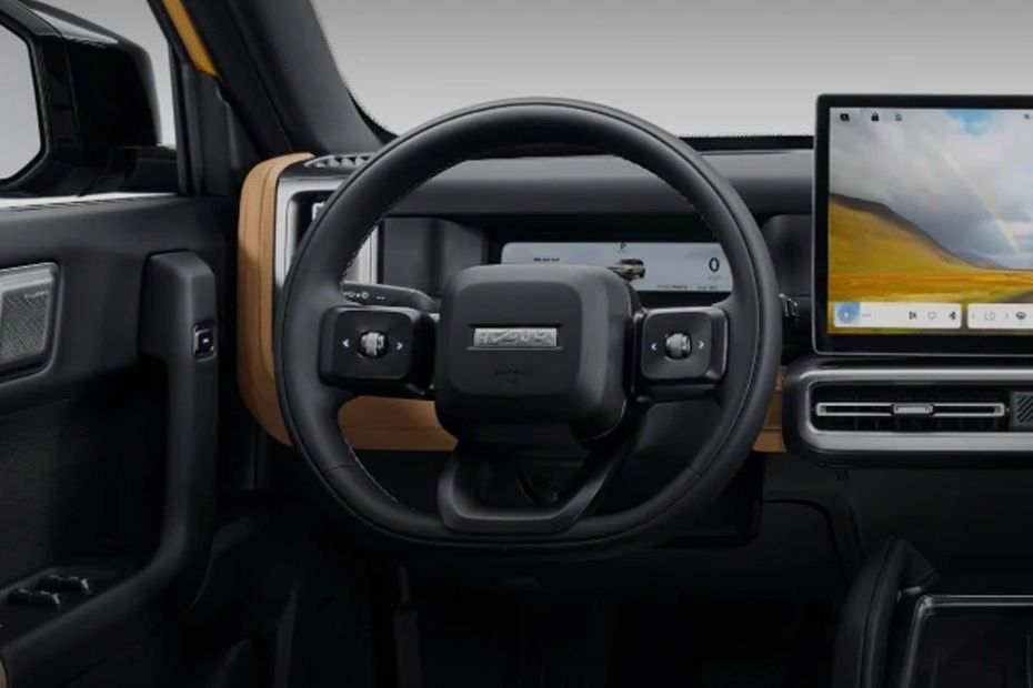 iCAUR 03T REEV interior with dashboard and touchscreen display