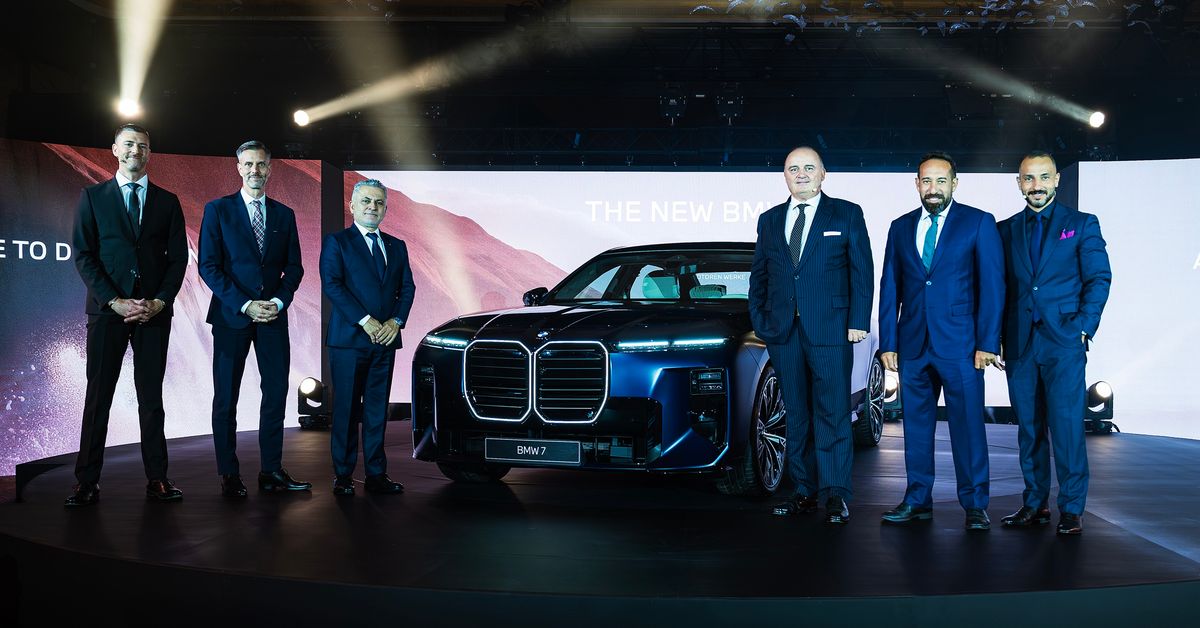 The New BMW 7 Series Debuts Panoramic iDrive and Dual-Finish Paint in Dubai