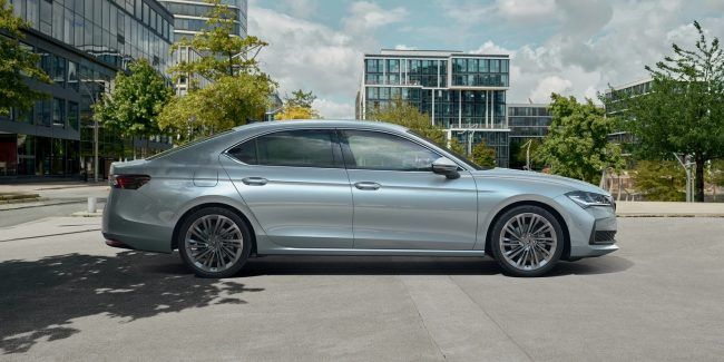 Skoda Superb Pebble Silver