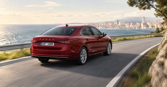 Skoda Superb Carmine Red