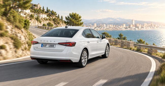 Skoda Superb Purity White
