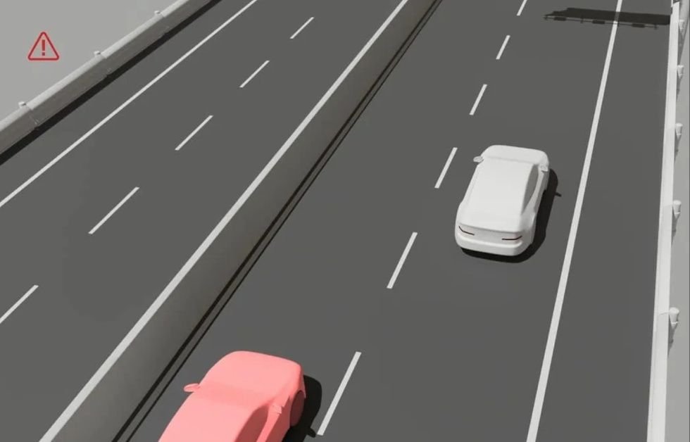 Hyundai Azera traffic safety feature