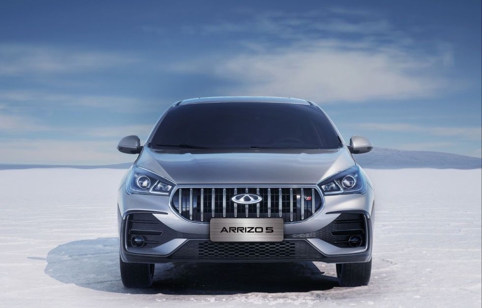 Chery Arrizo front view