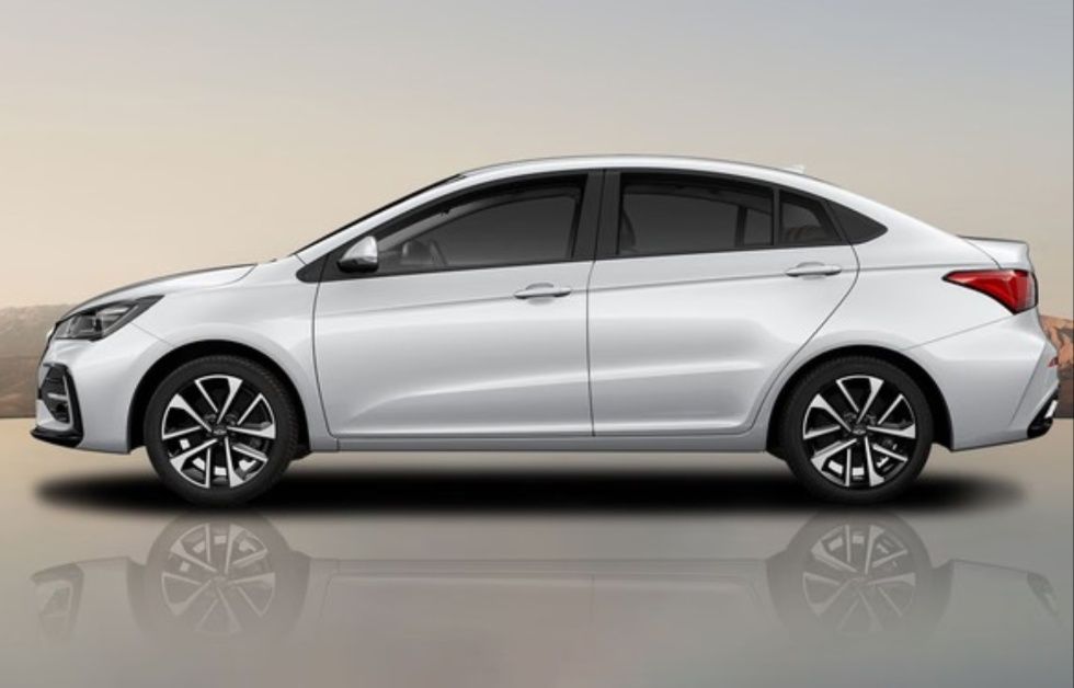 Chery Arrizo side view