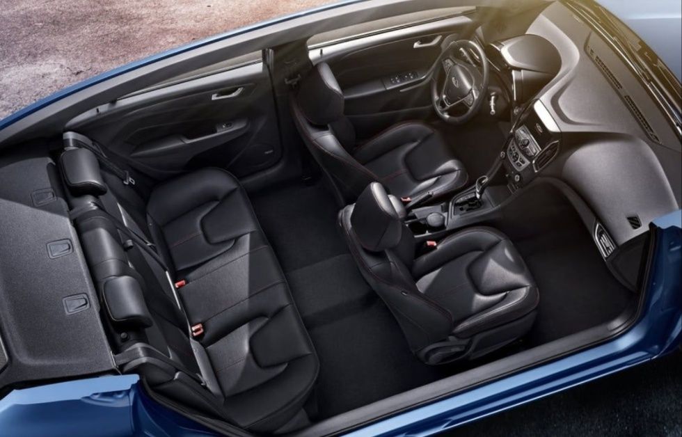 Chery Arrizo seats