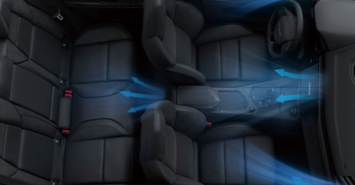  Lynk & Co 01 seats