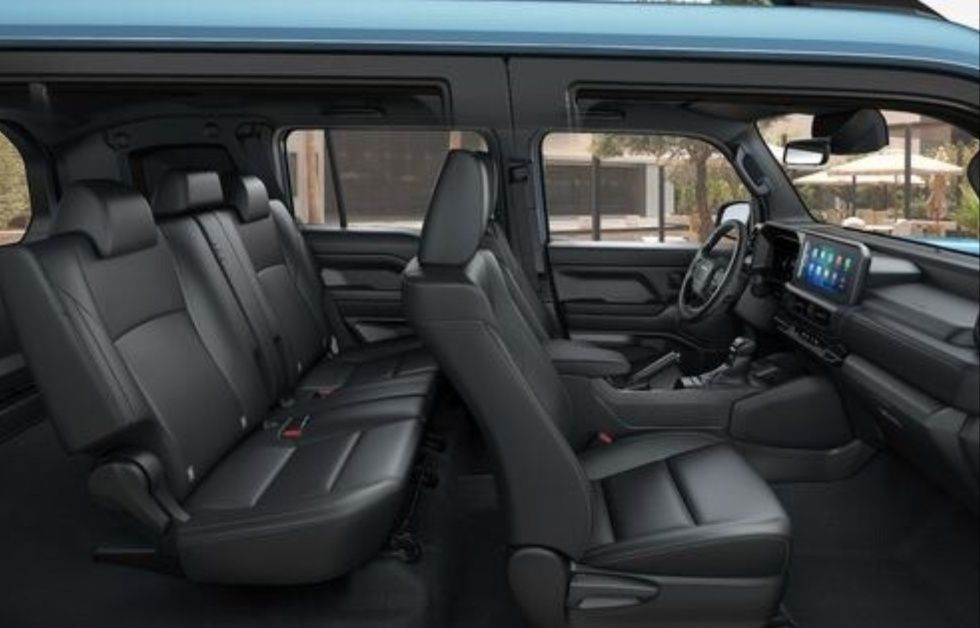 Toyota Land Cruiser FJ seats