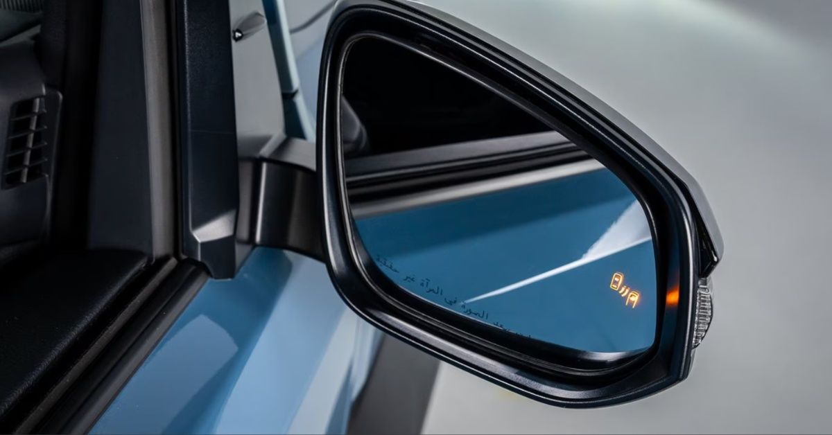 Toyota Land Cruiser FJ mirror safety feature