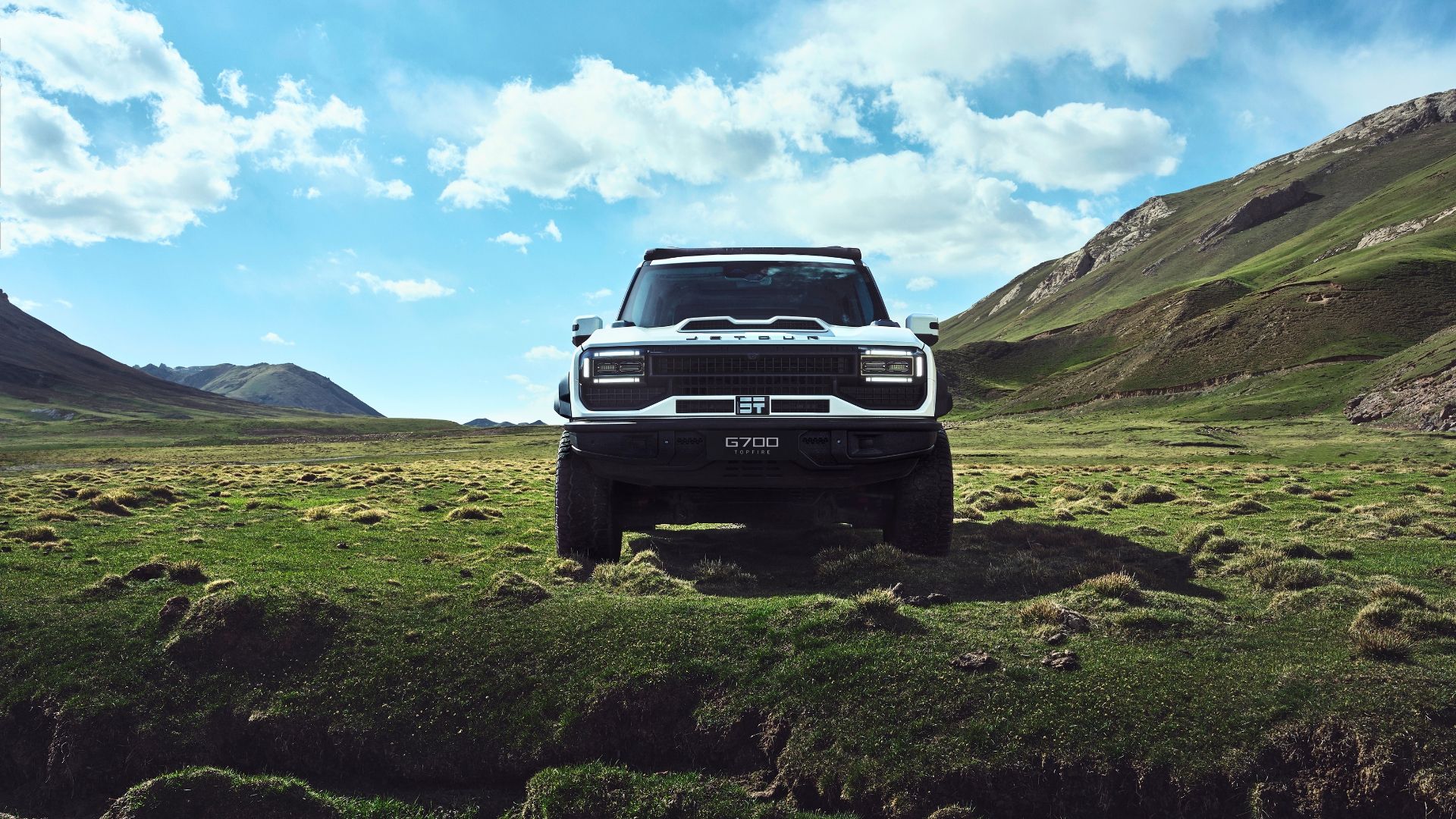 Jetour G700 TopFire front view showcasing off-road design