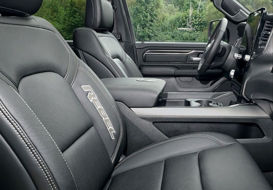 RAM 1500 HEMI V8 Seats