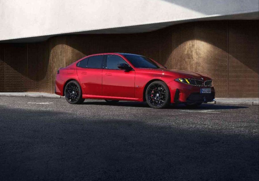 BMW 3 Series Front side view