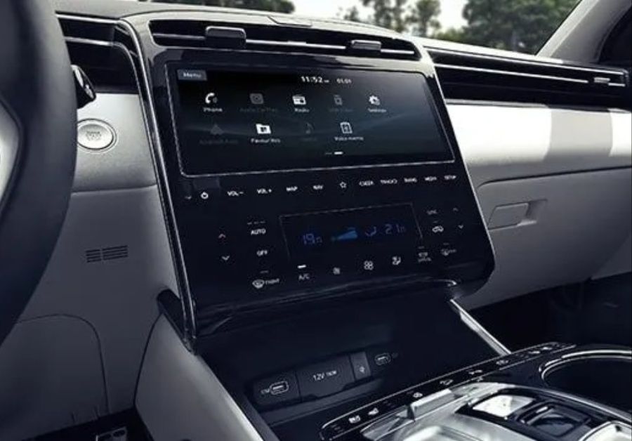 Hyundai Tucson display