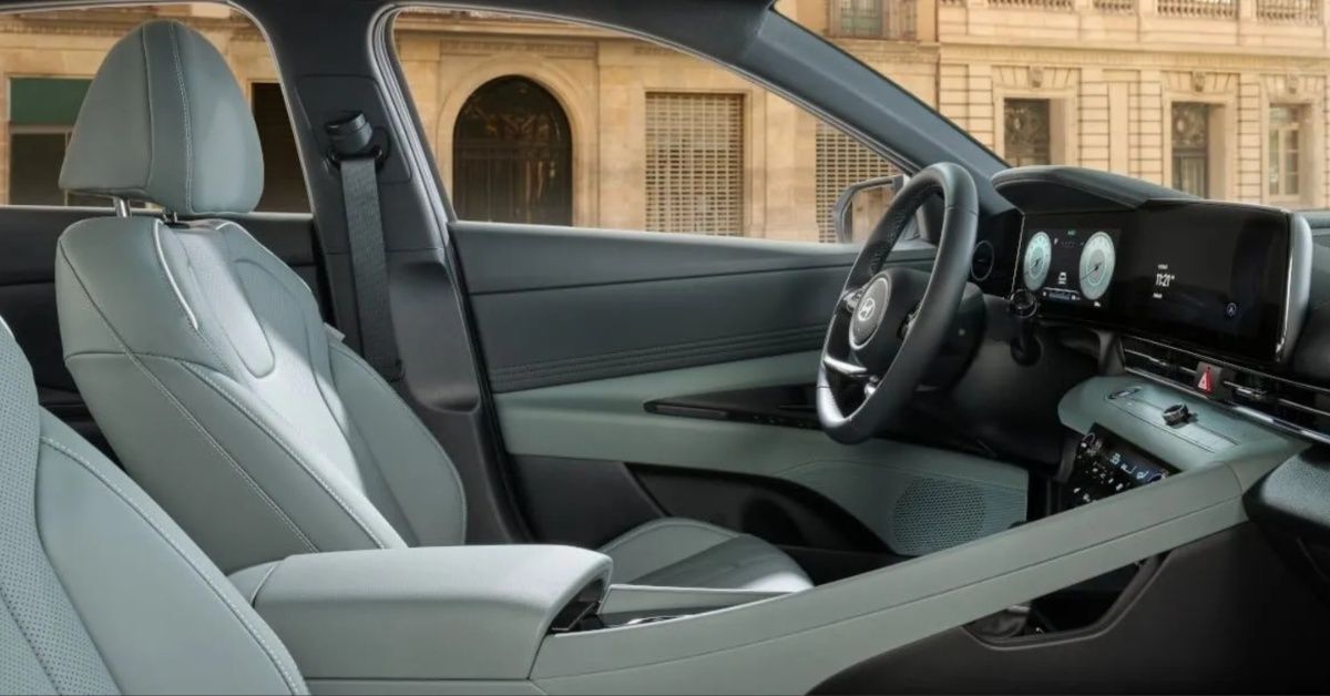 Hyundai Elantra Interior view